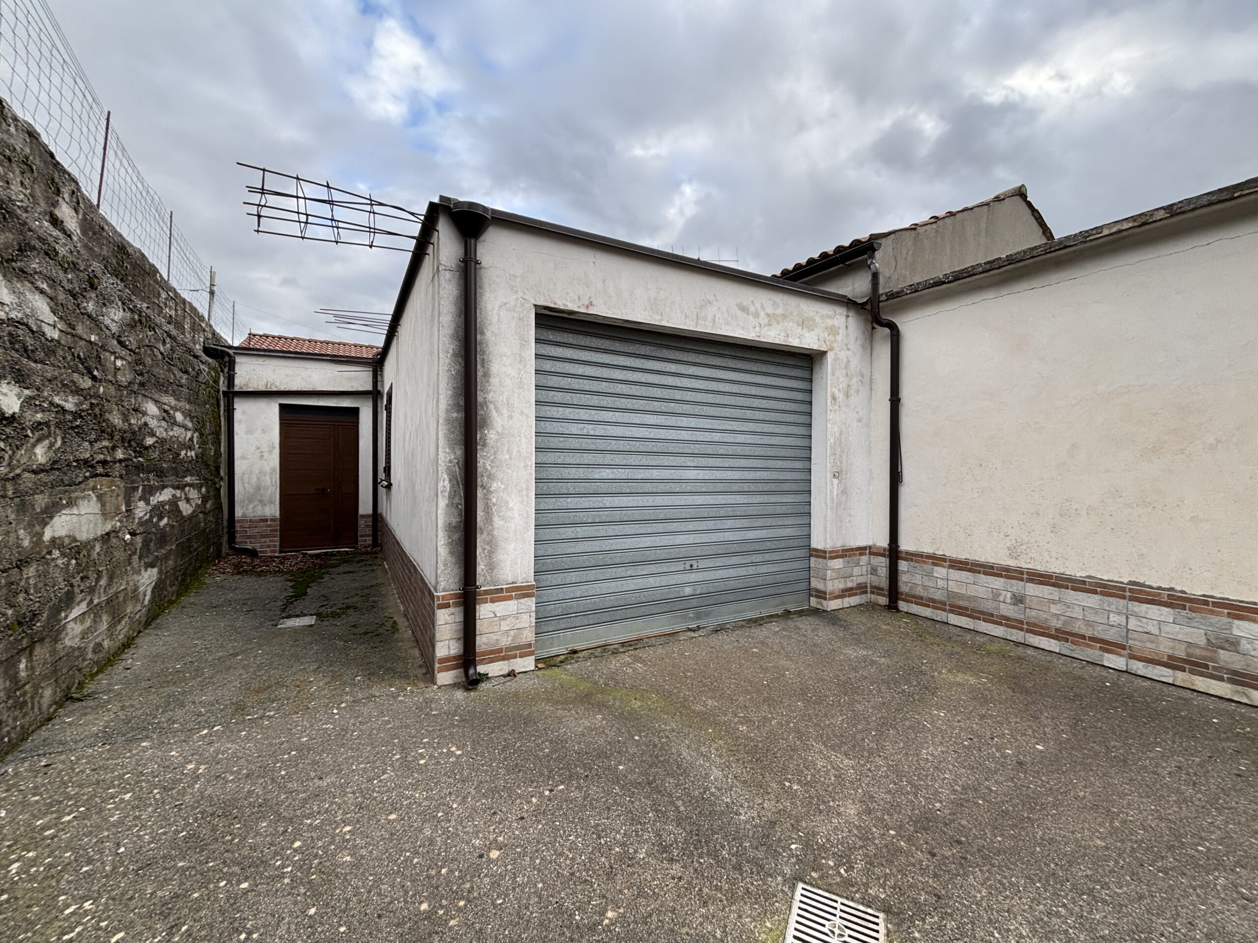 Ampia casa già pronta a Galdo, con garage