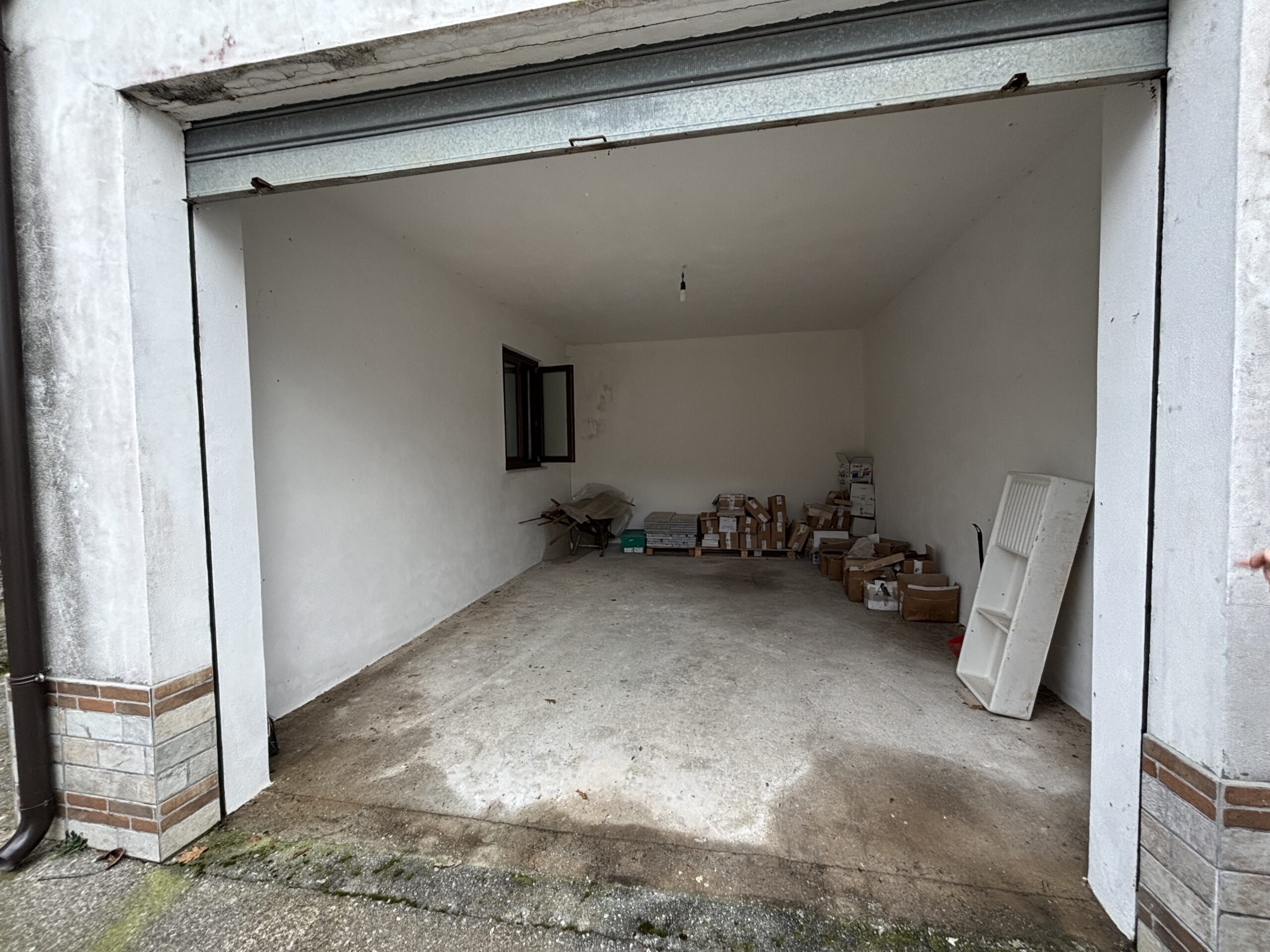 Ampia casa già pronta a Galdo, con garage