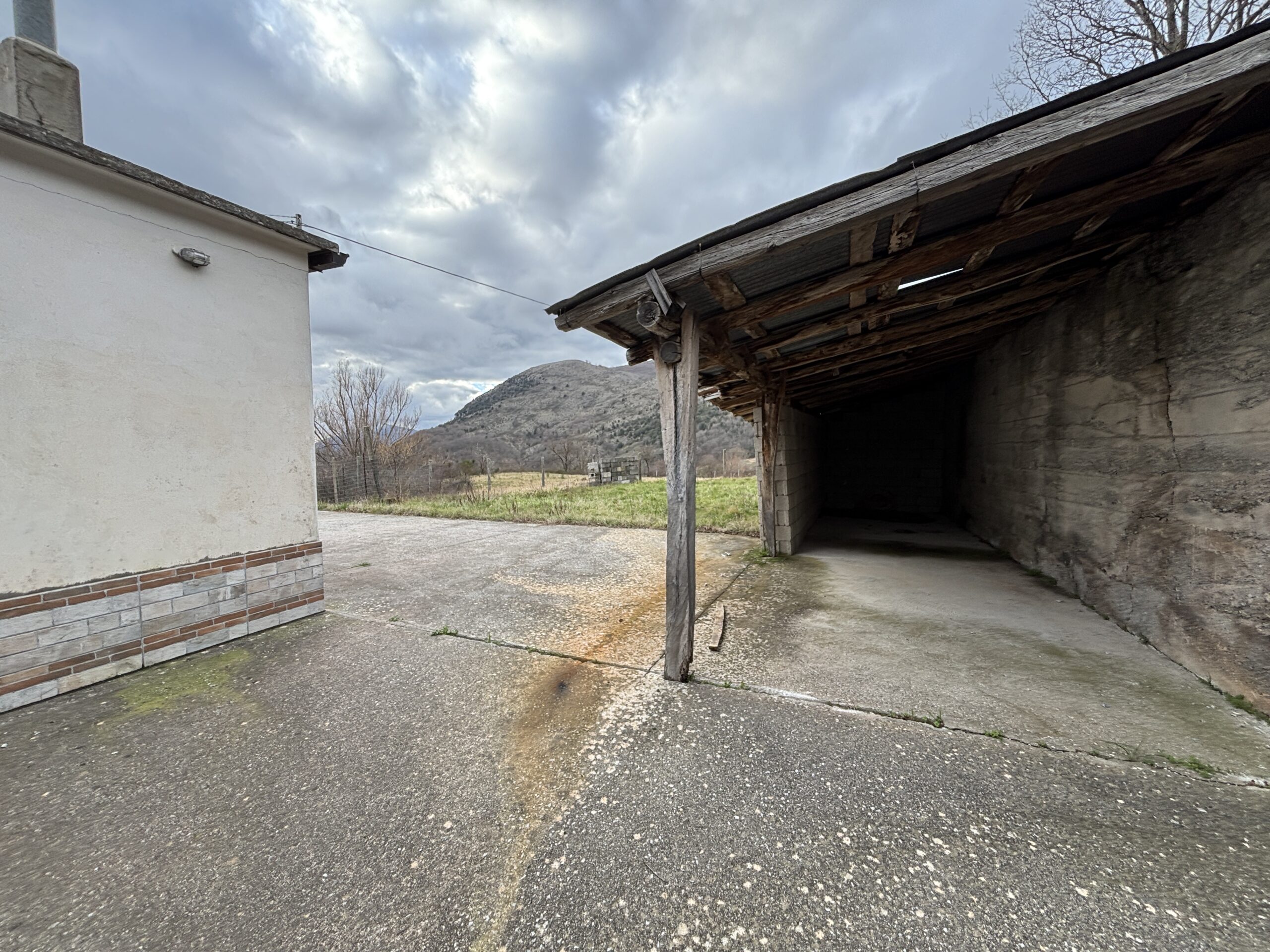 Ampia casa già pronta a Galdo, con garage