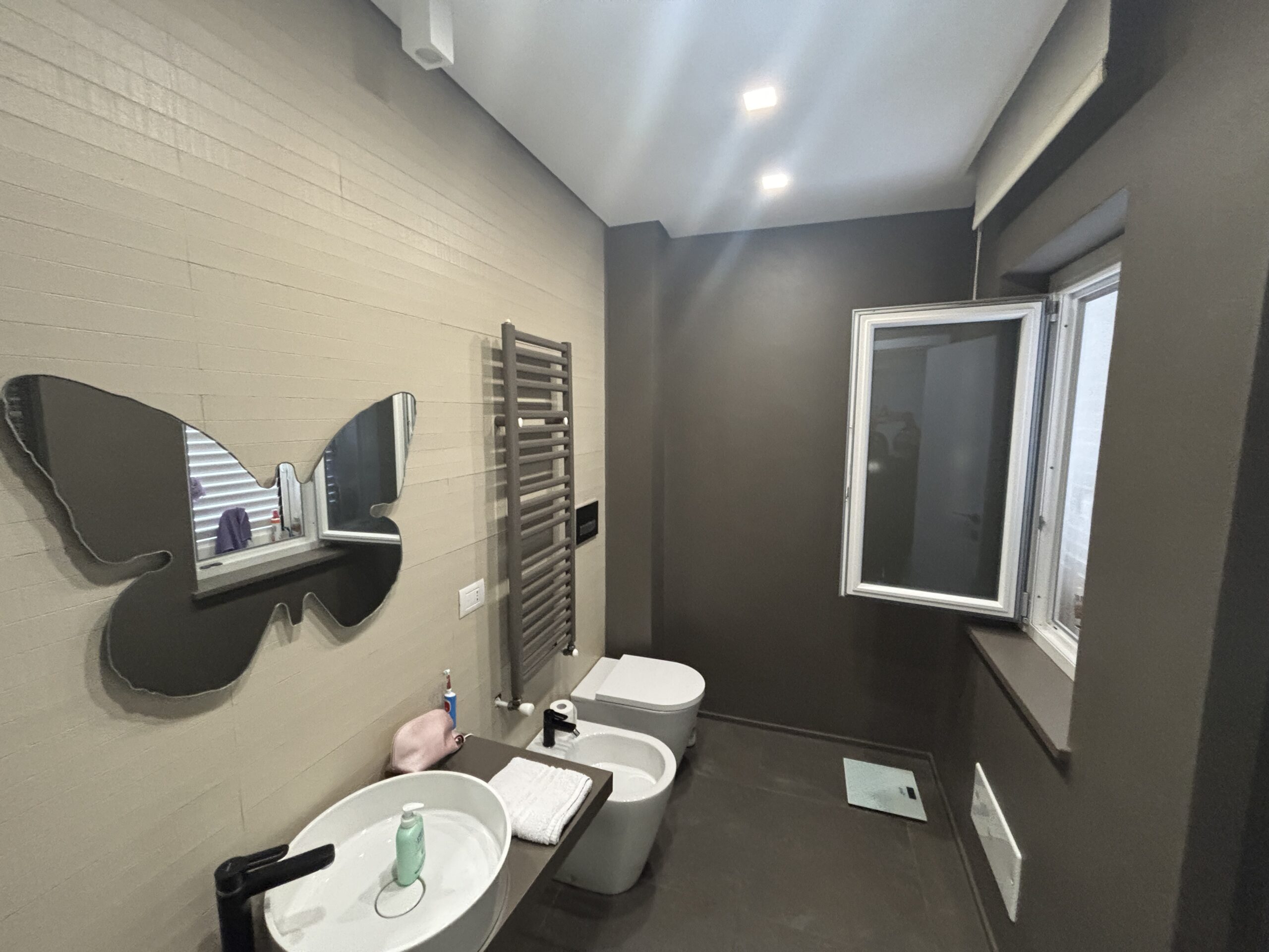 A fully equipped flat, ready to move into