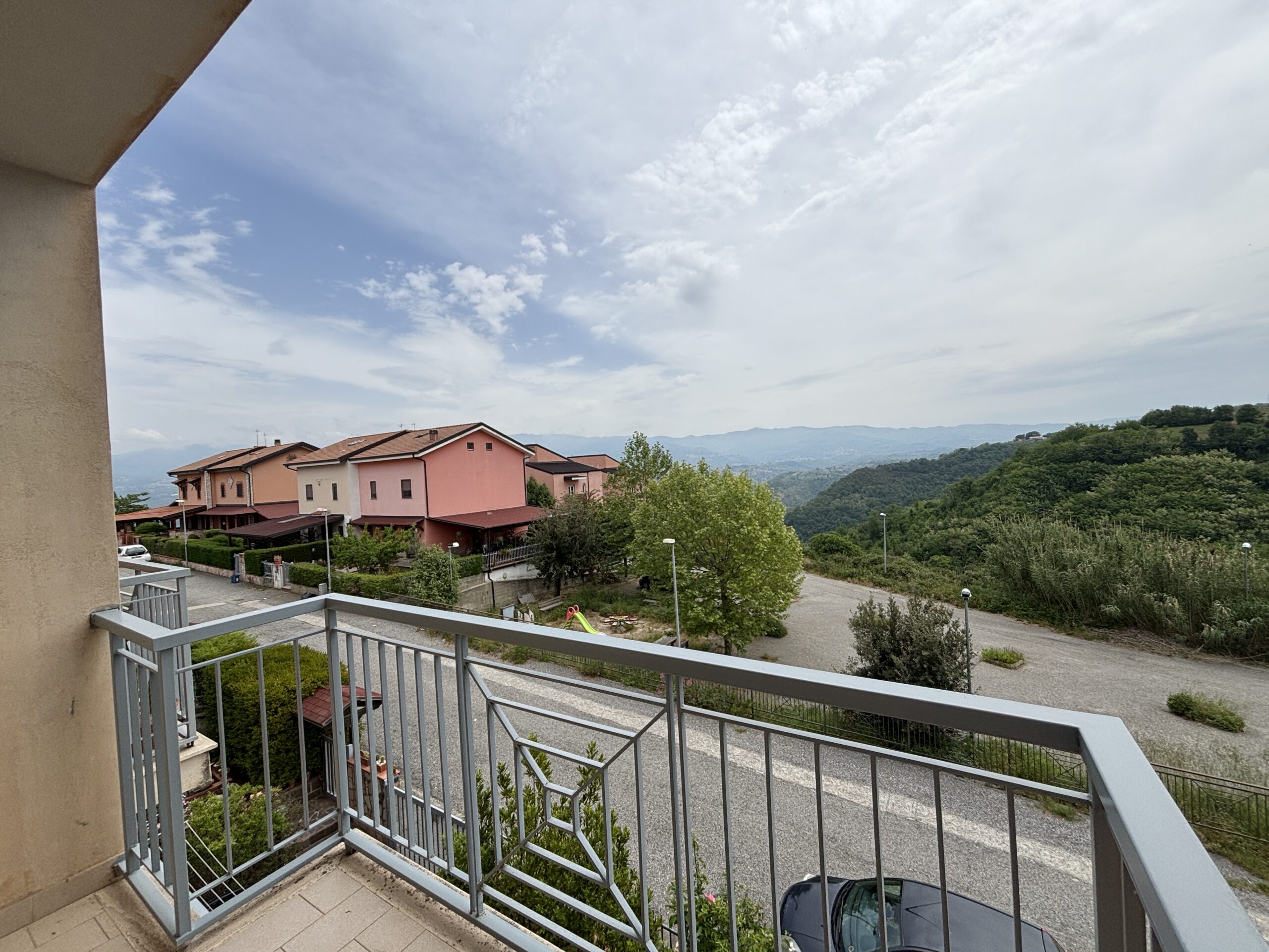 Ampia proprietà, con giardino e arredi di alta qualità