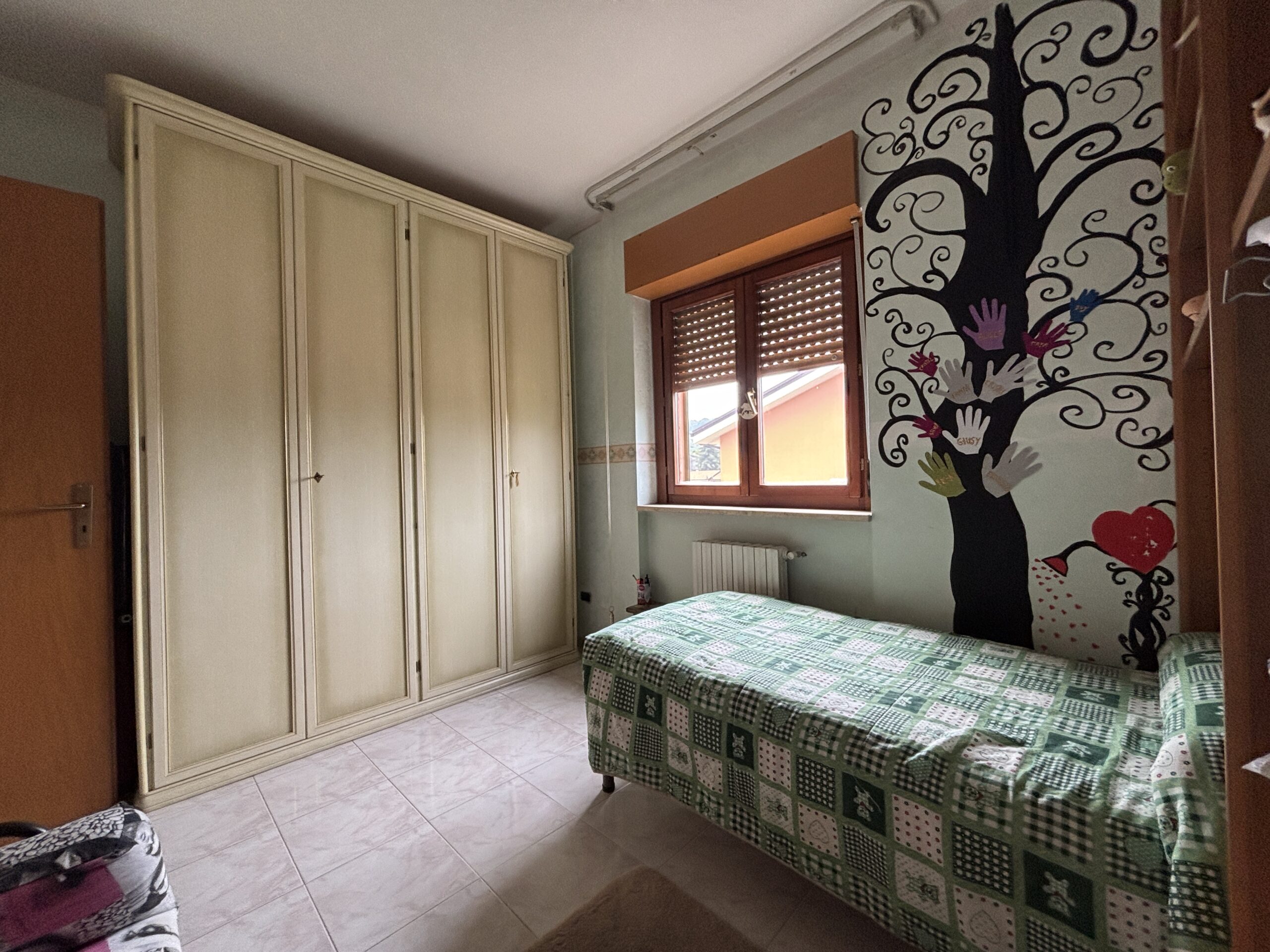Ampia proprietà, con giardino e arredi di alta qualità