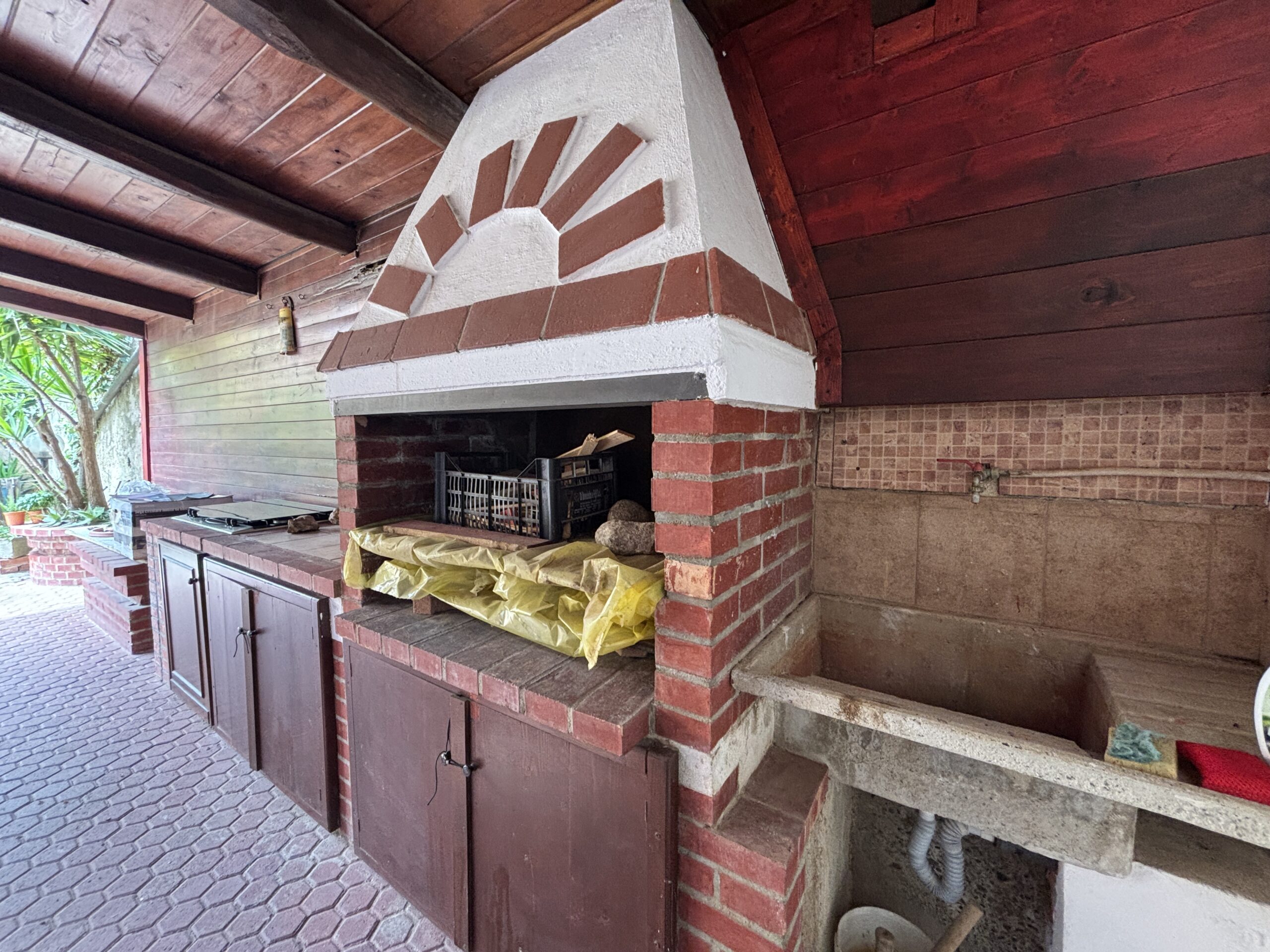 Ampia proprietà, con giardino e arredi di alta qualità