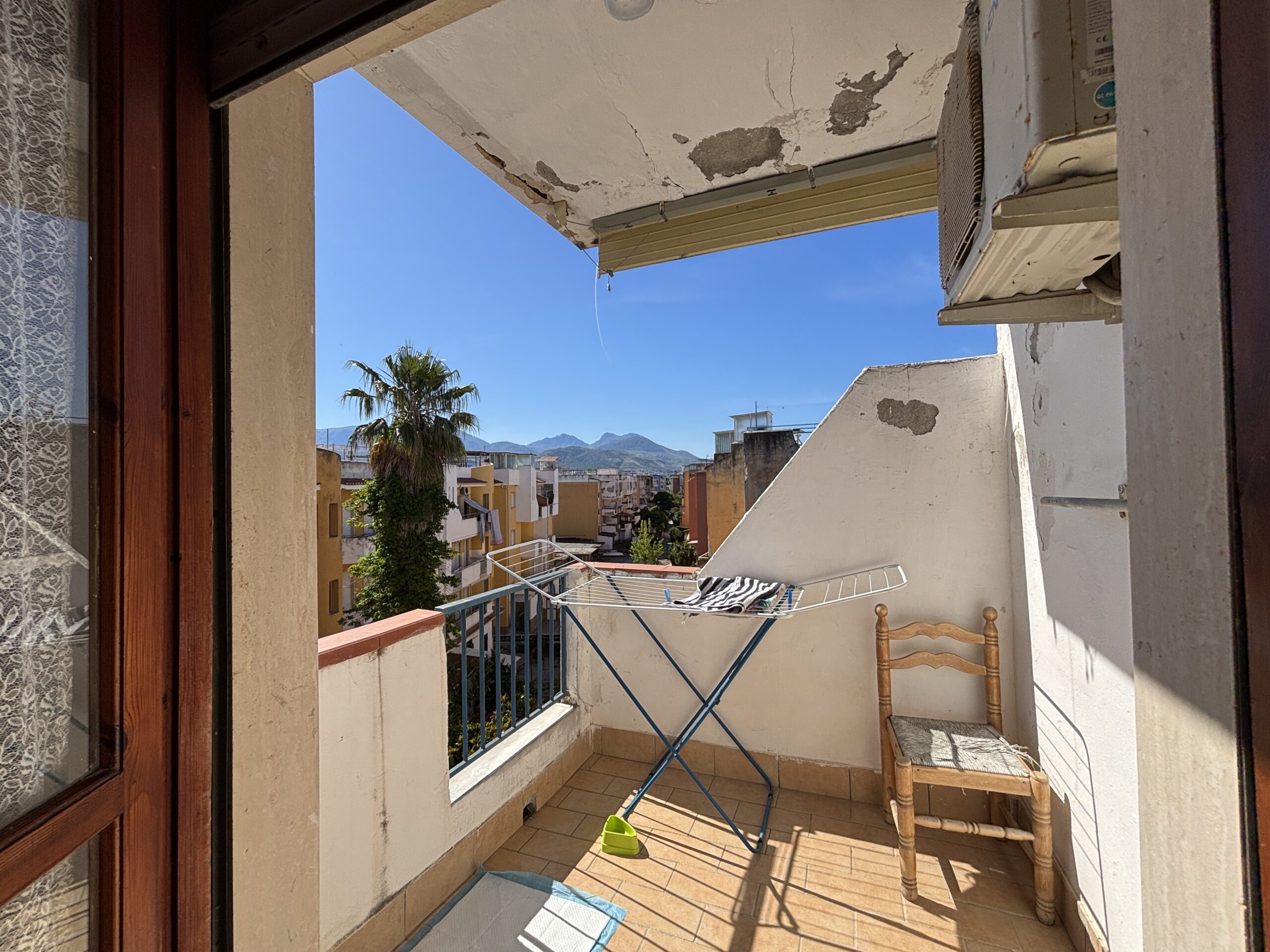 A flat on the third floor with a fantastic terrace