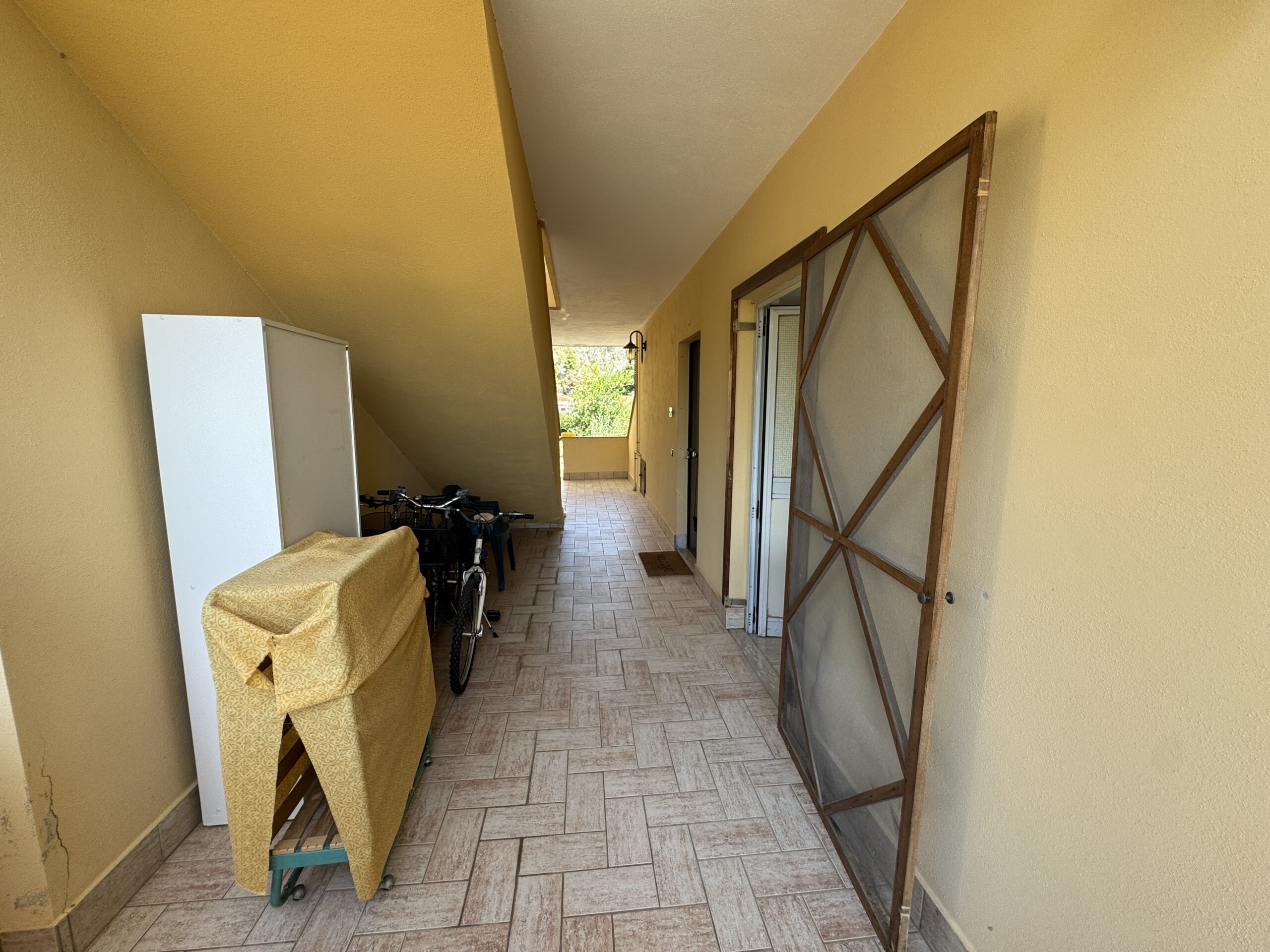 A comfortable flat 250 metres from the sea