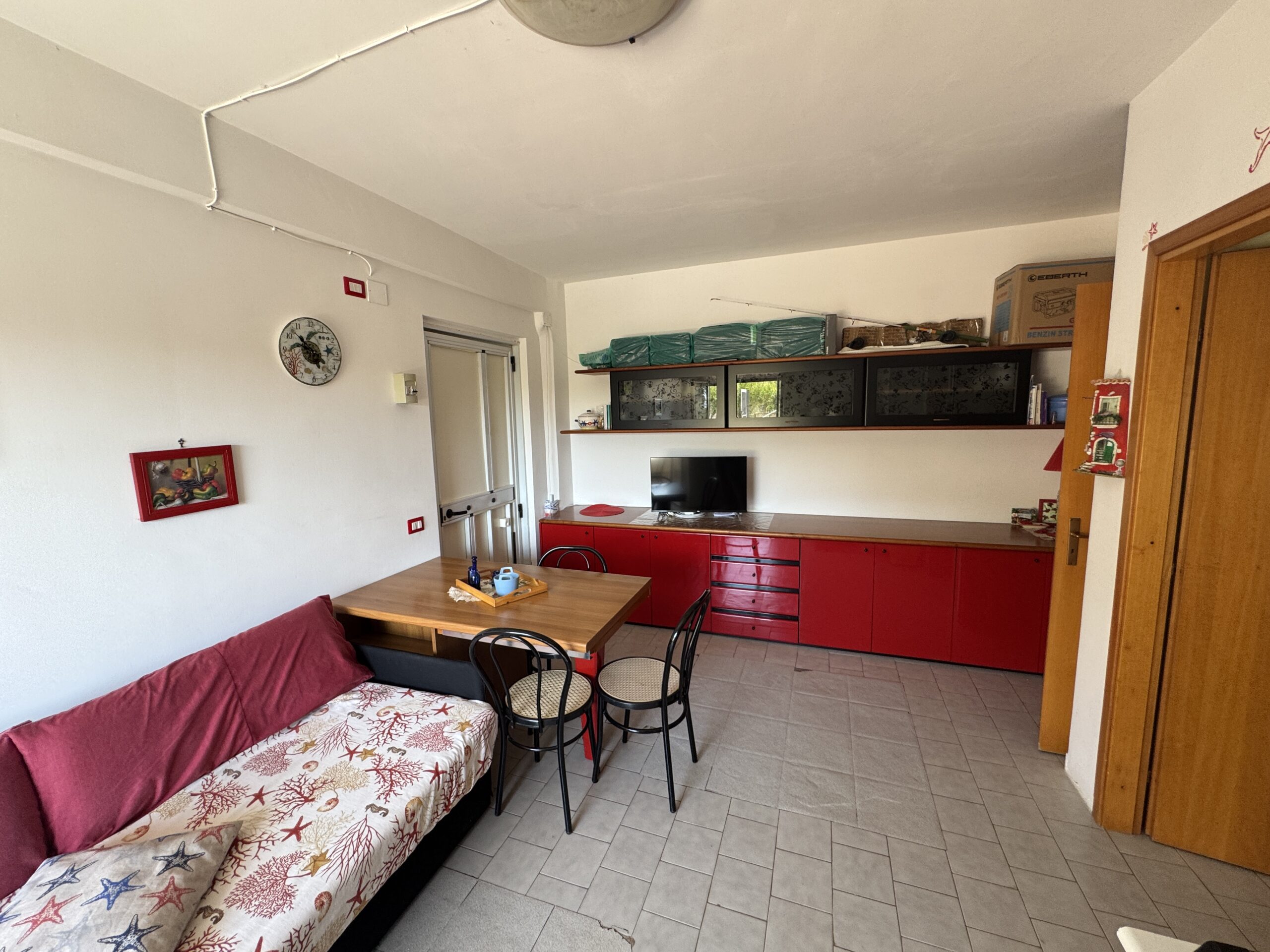 A comfortable flat 250 metres from the sea