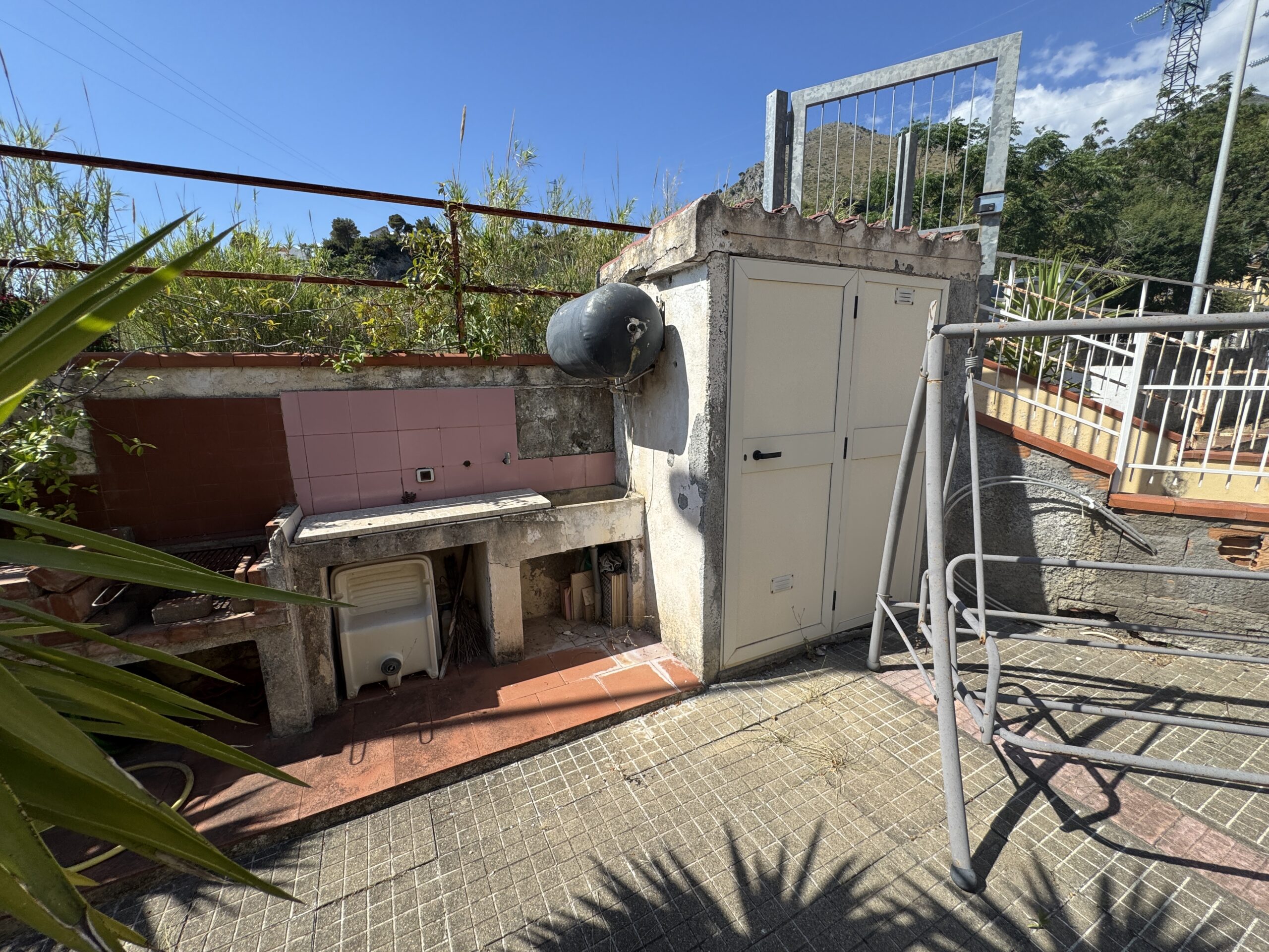 A comfortable flat 250 metres from the sea