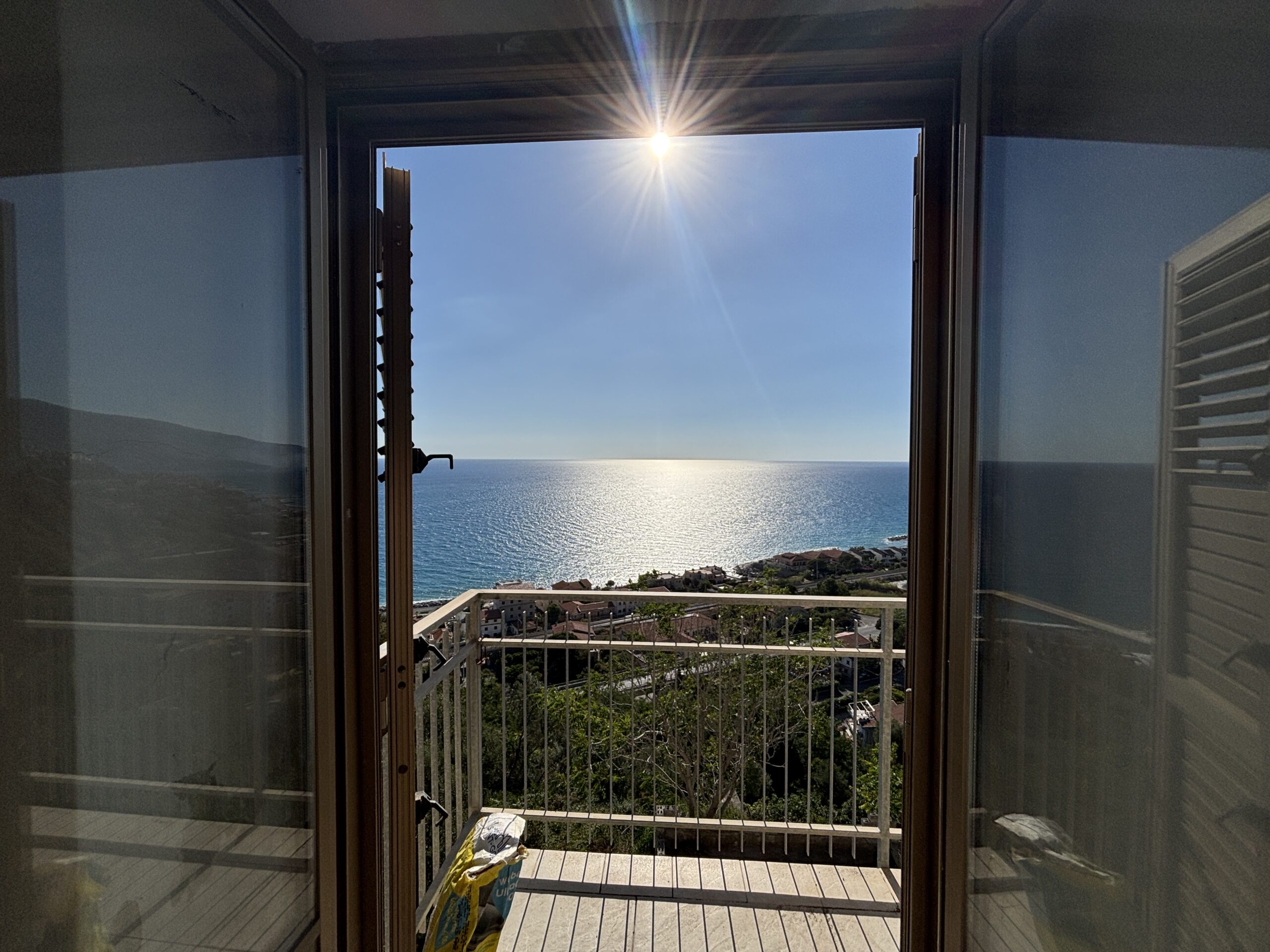 Casa con balconi sul mare ad Acquappesa