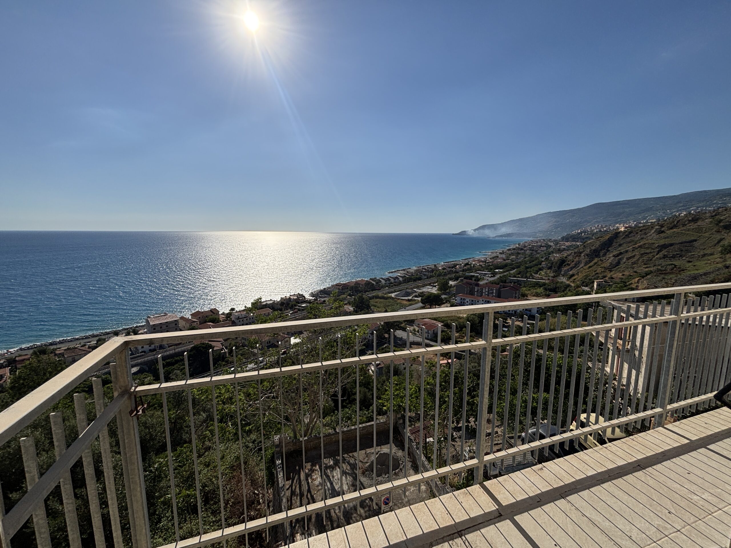 Casa con balconi sul mare ad Acquappesa