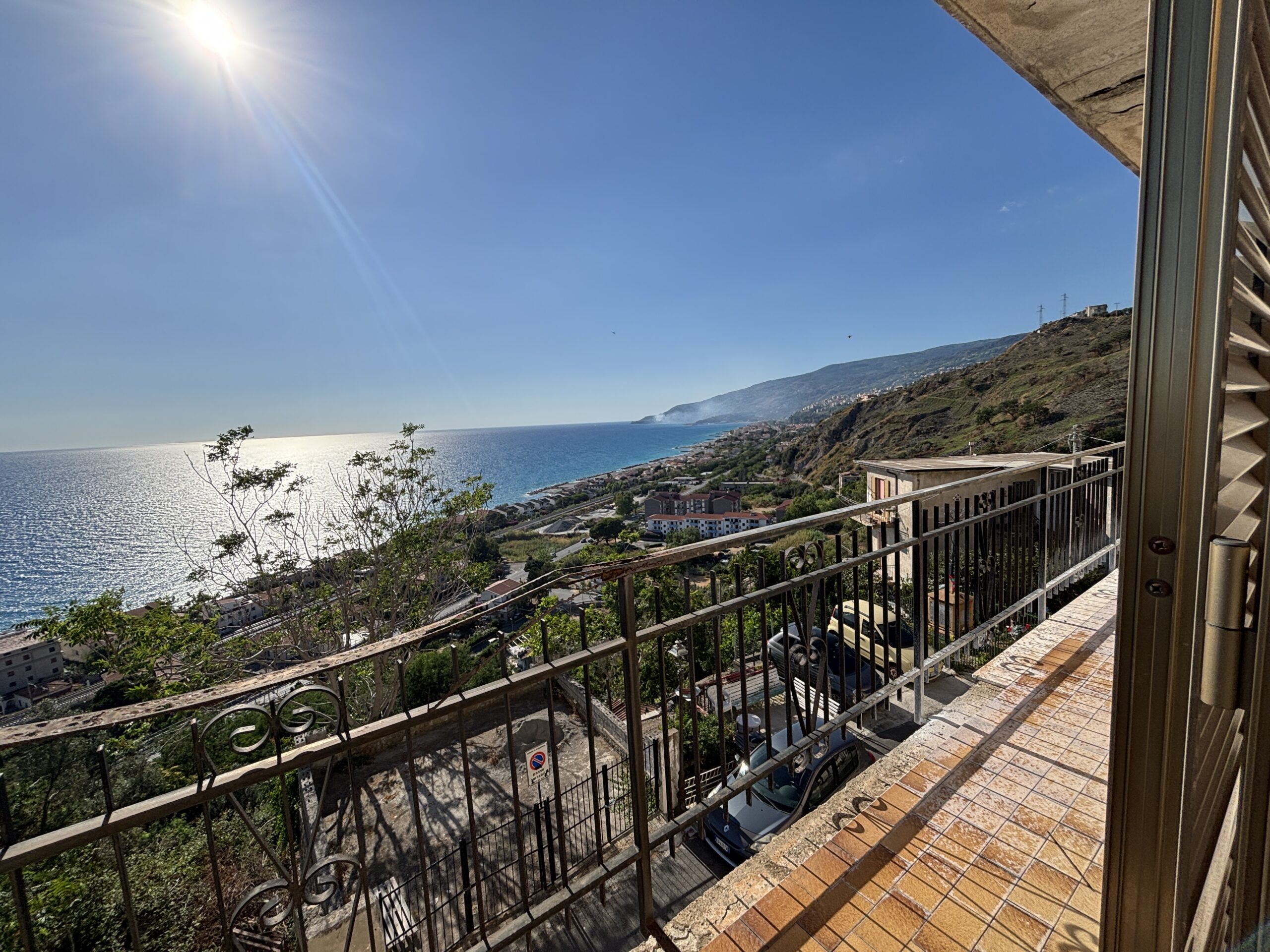 Casa con balconi sul mare ad Acquappesa