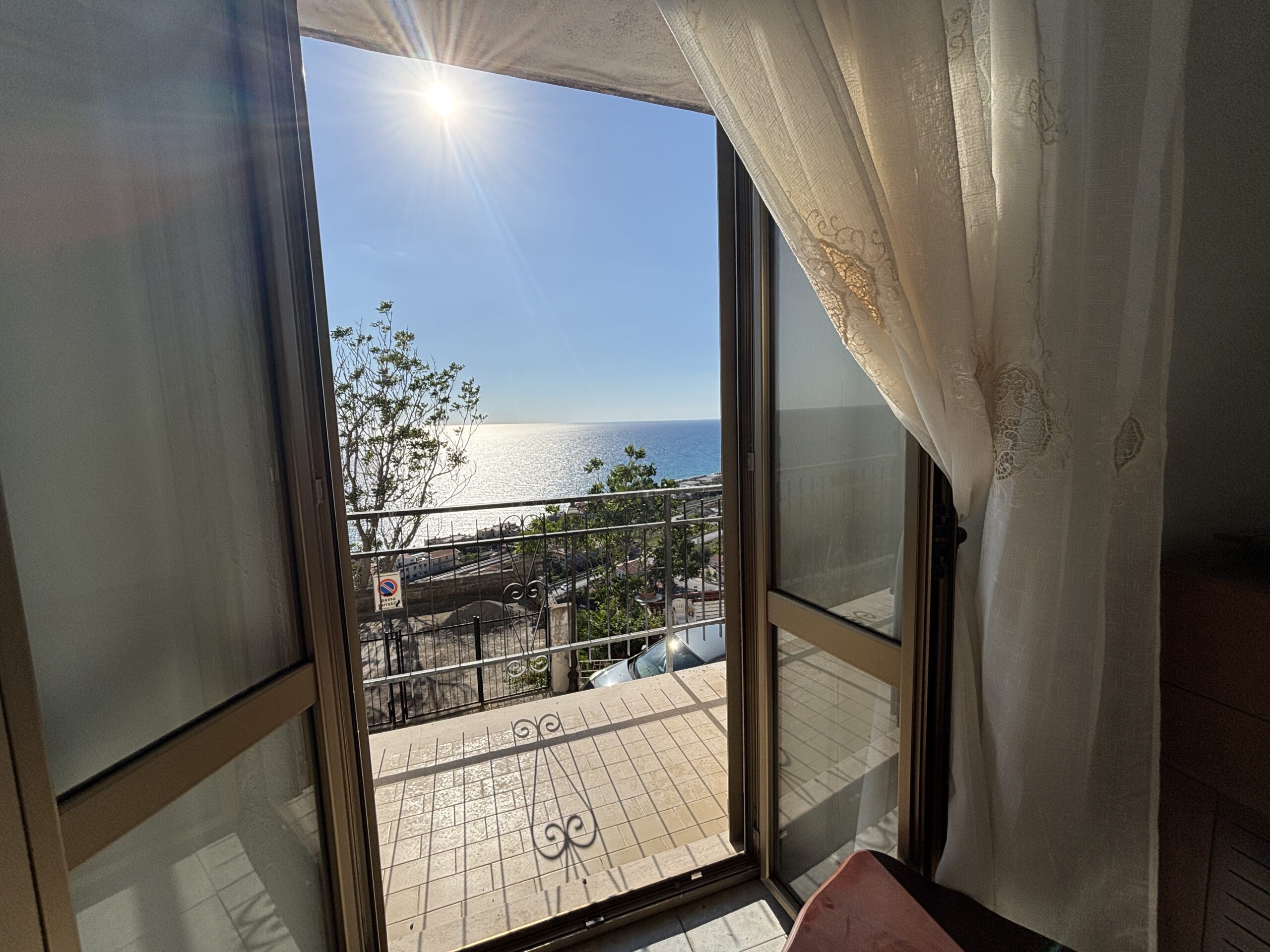 Casa con balconi sul mare ad Acquappesa