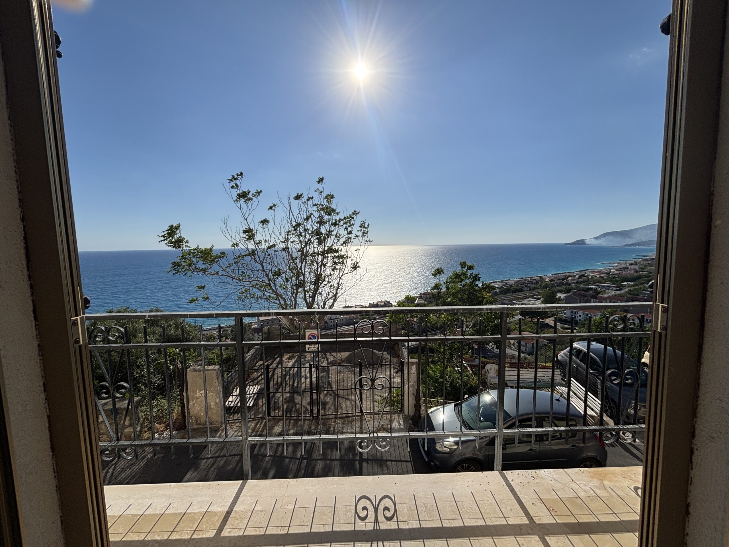 Casa con balconi sul mare ad Acquappesa