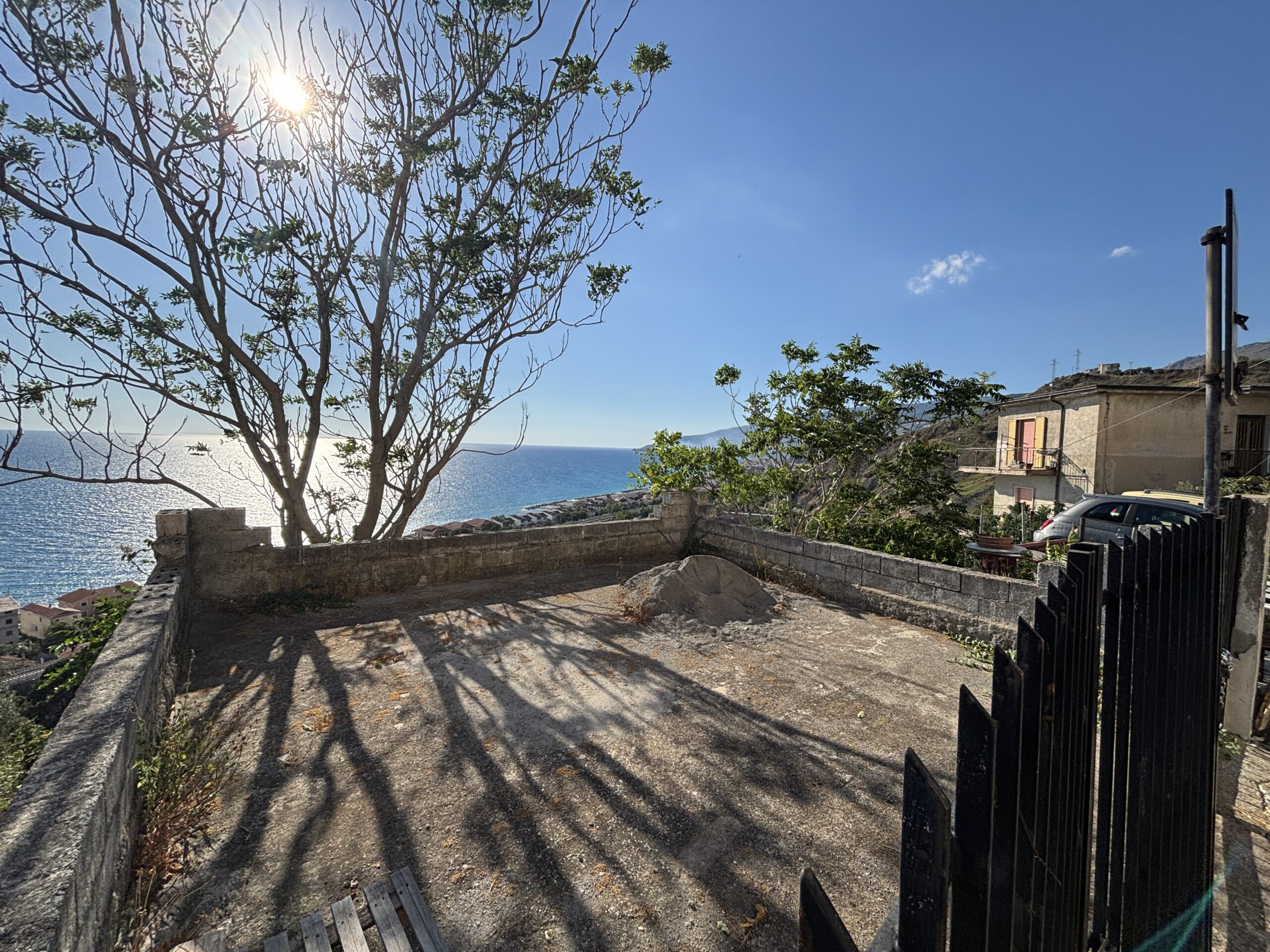 Casa con balconi sul mare ad Acquappesa