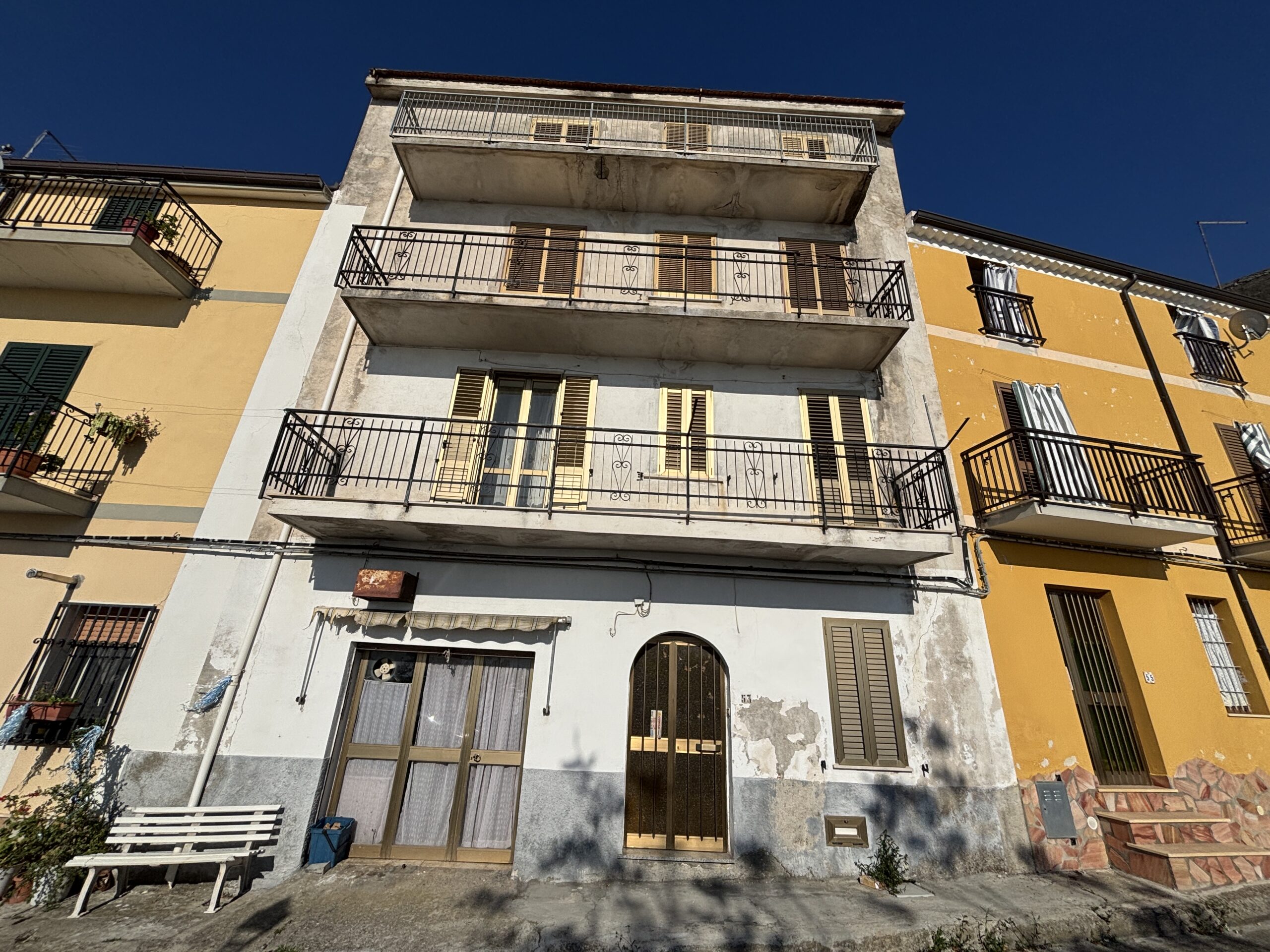 Casa con balconi sul mare ad Acquappesa