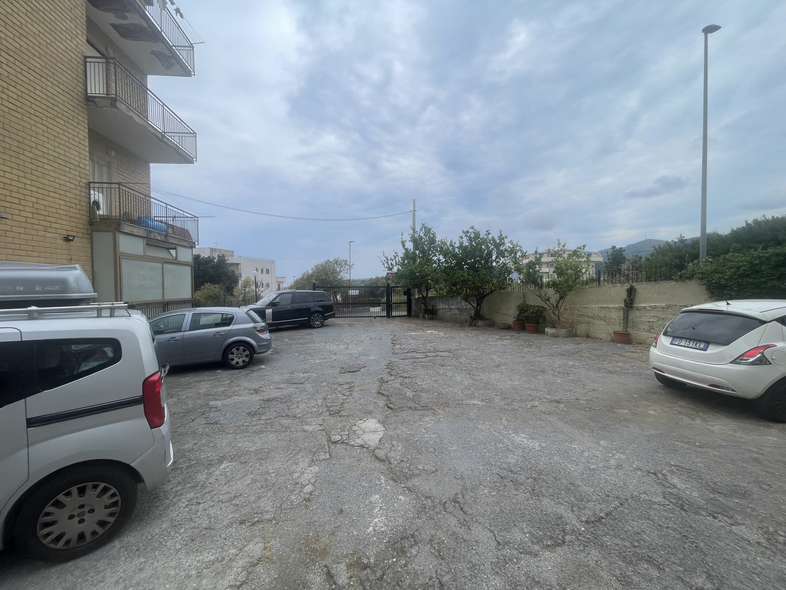 Wygodne mieszkanie w Scalea z tarasem i miejscem parkingowym