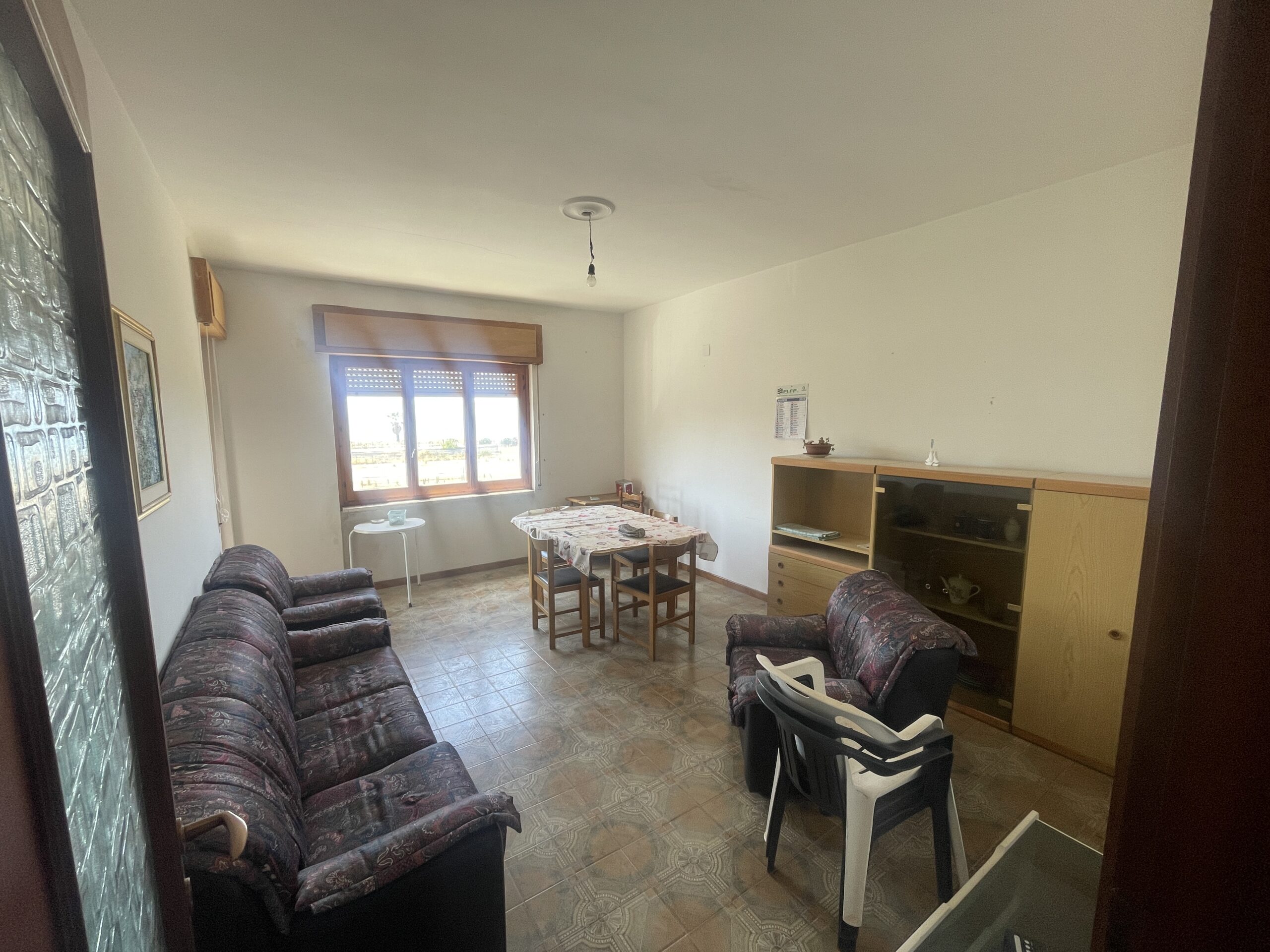 A flat on the second floor with a sea view in Torremezzo